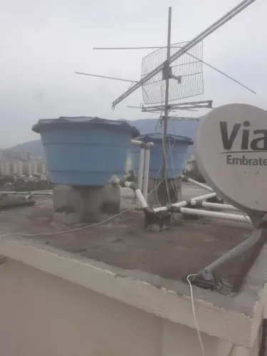 Limpeza de reservatórios d'água potável tipos PVC, concreto, fibras e castelos d'água 