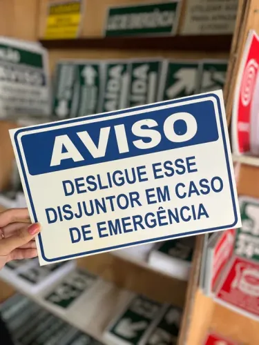 Placa de Aviso - Desligue Esse Disjuntor em Caso de Emergência