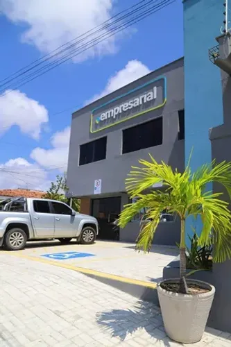 Aluga-se salas comerciais em Lagoa Nova.