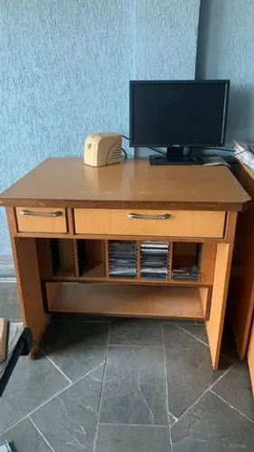 Mesa Para Escritório Para Computador e Teclado 