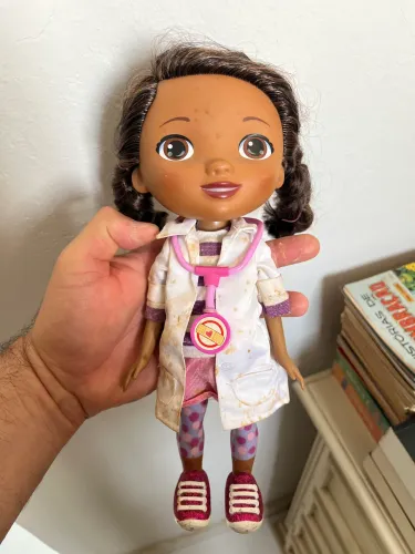 Boneca Doutora Brinquedos 