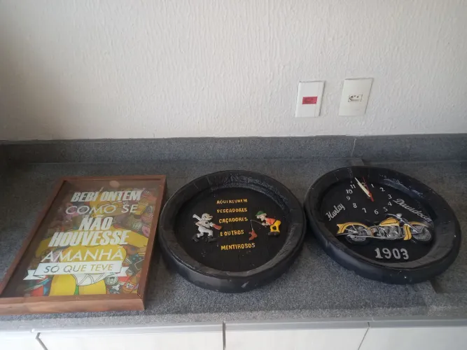 Vendo estes 3 enfeites para área gourmet