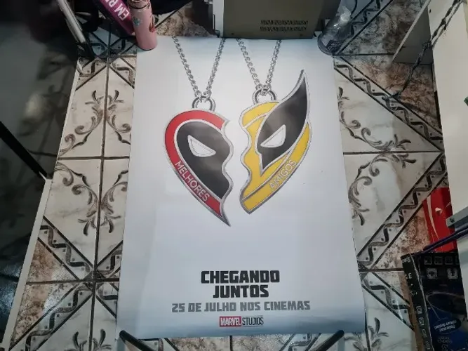 Poster deadpool e wolverine colar