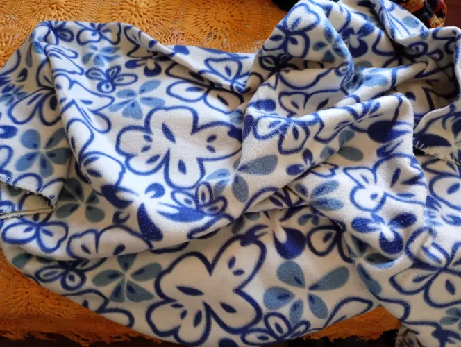 Cobertor de Fleece Floral Azul e Branco