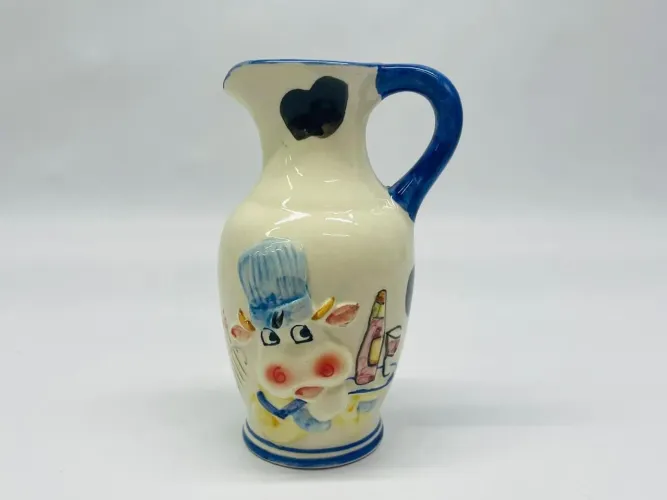 Jarra de cerâmica vintage com desenho de vaca