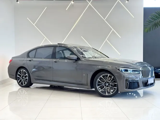 BMW 745LE M Sport Sedan 3.0 V6 Híbrido Aut. 2020