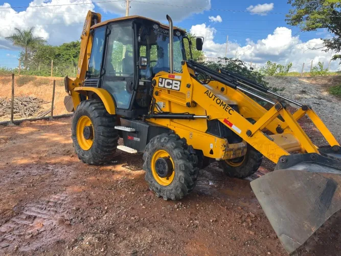 RETROESCAVADEIRA JCB 3CX 2019/ 2019 APENAS 7150 HORAS TRABALHADA SUPER NOVA ! COM AR