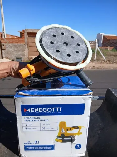 Lixadeira de Parede MLP 710 LED Menegotti