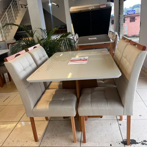 Mesa de Jantar +4 Cadeiras lindíssimas