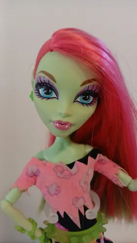 Boneca Monster High Venus McFlytrap - Music Festival