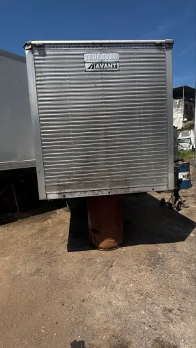 Baú isolado de kia bongo 