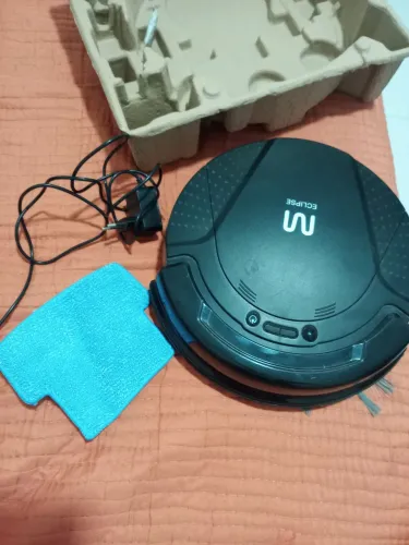 Vendo aspirador robô semi novo