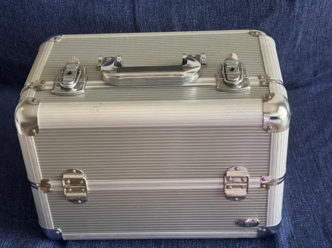 Maleta grande make ou?