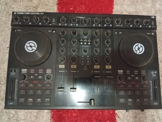 Traktor S4 MKI