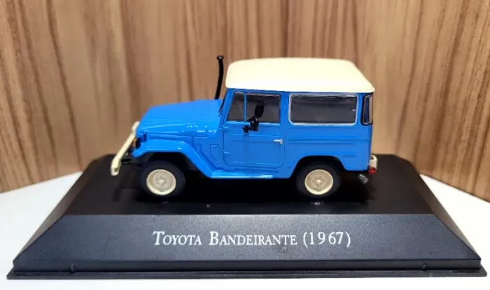 Miniatura | Carros Inesquecíveis do Brasil | Toyota Bandeirante (1967)