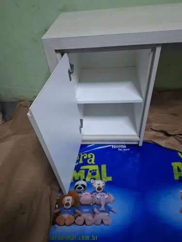 Vendo aparador madeira mdf com porta e prateleiras