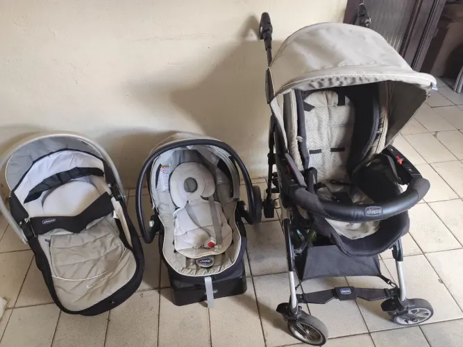 Kit carrinho Chicco, carrinho, bebê conforto e berço Moisés.