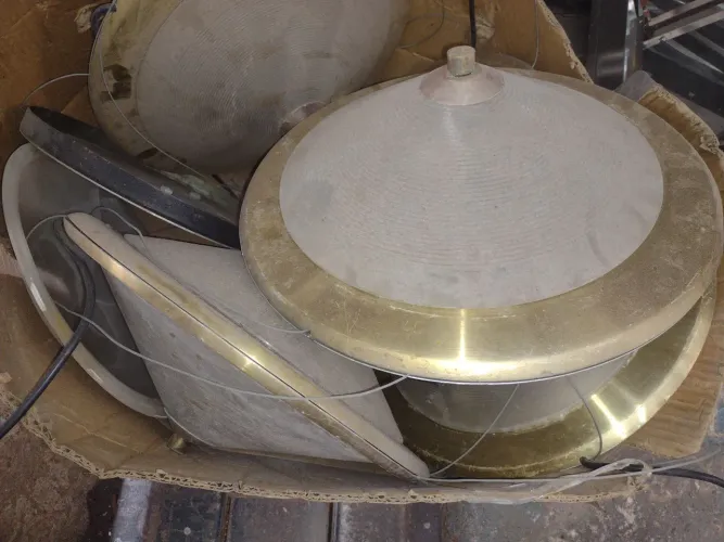 Luminária pendente em forma de disco