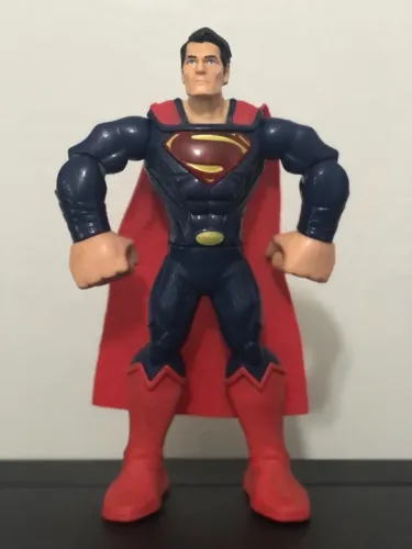 Boneco Super Man com Capa e Efeitos Sonoros