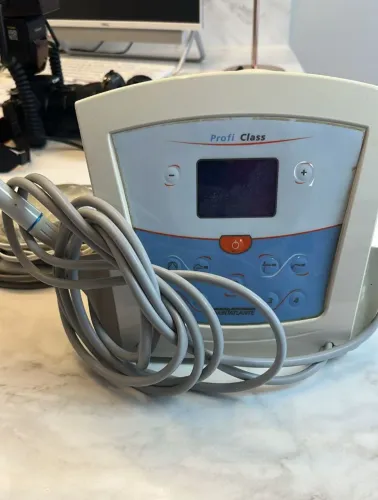 Ultrassom + jato de bicarbonato . 