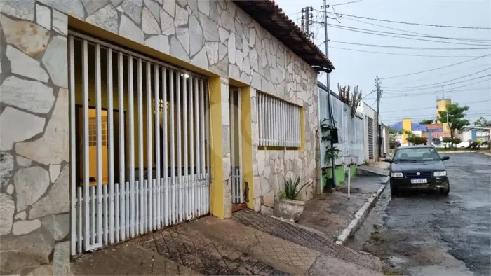 Casa térrea com 2 quartos à venda em Jardim Imperial - MT