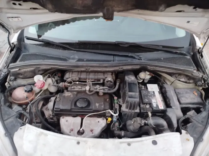 Peugeot 208 Allure 1.5 Flex 8V 5P 2015