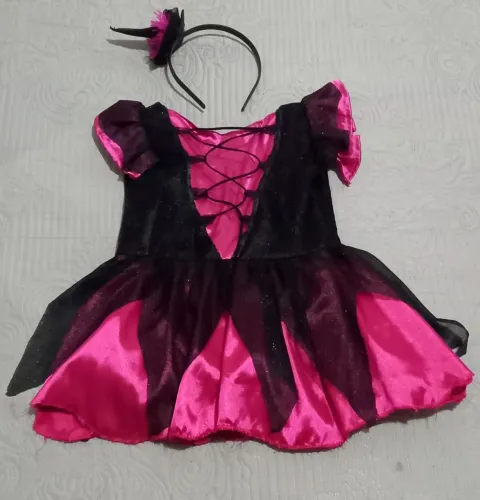 Fantasia de bruxa preta e rosa com acessório INFANTIL 3/4 anos