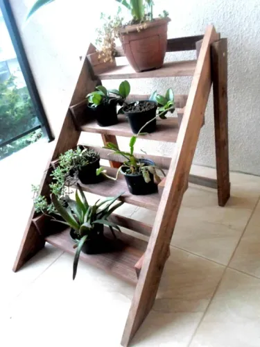 Floreira de madeira tipo escada suporte para flores sku60