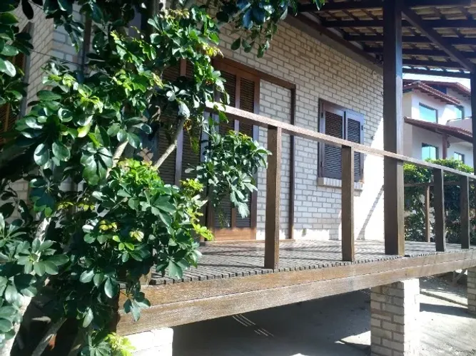 Aluguel; Casa; Anual; Santinho; Sem mobília; Vista Mar; Vaga Auto; Pátio Privativo vo;