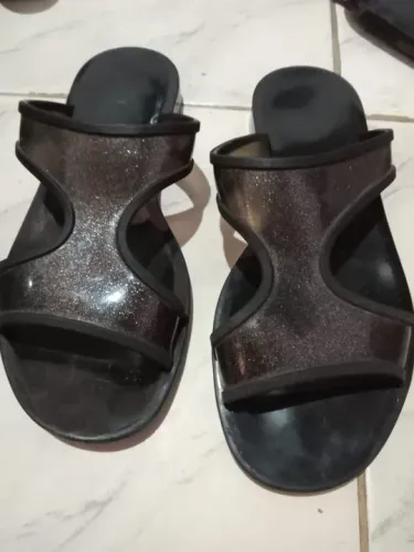 Sandálias Femininas Preta de Glitter Melissa