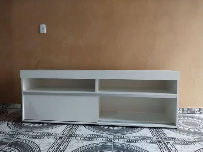 Rack para TV Moderno com Avarias