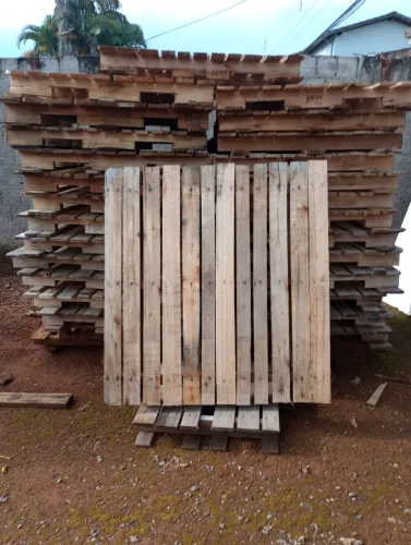 Paletes de madeira para construção