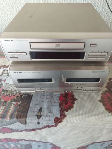 Vendo 2 módulos  onkyo  no está do pra quem tem o aparelho  pois precisa  do cabo flet