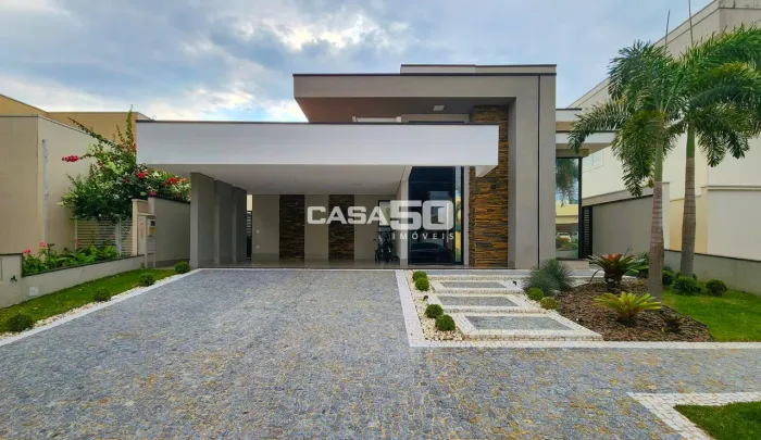 Casa térrea à venda no Condomínio Residencial Athenas, Paulínia-SP.