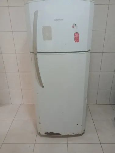 Geladeira Continental ( obs: Com defeito)