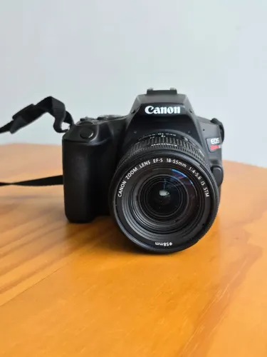 Câmera Canon EOS SI3 + Acessórios  
