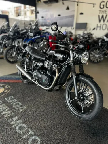 TRIUMPH  STREET TWIN 900CC