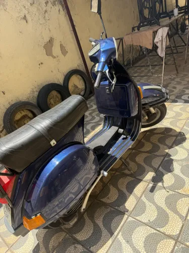 VESPA PIAGGIO PX 200 E