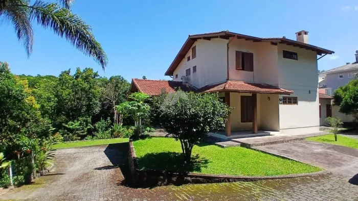Casa a venda de 4 suites terreno grande Santo Antonio de Lisboa Florianopolis