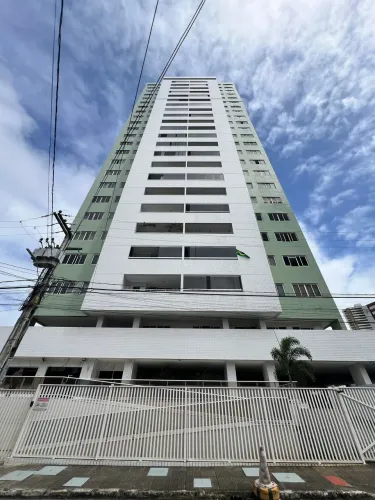 Apartamento para locação no Miramar 17 andar vista livre