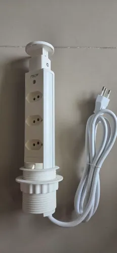 Torre de tomada de embutir com 3 tomadas 20a