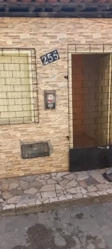 Aluga-se casa Bairro São Conrado 