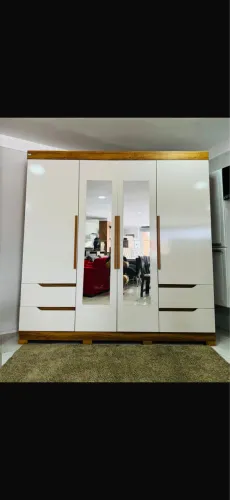 Vendo Guarda Roupa Casal 