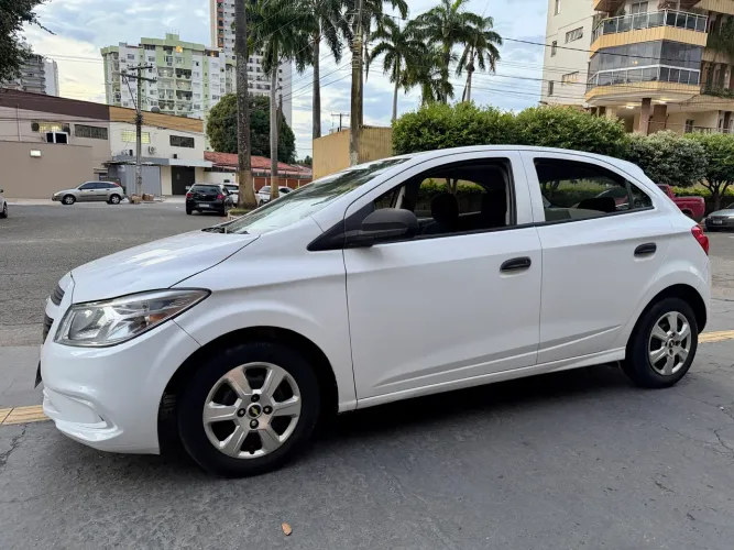 Chevrolet Onix JOY Hatch 1.0 8V Flex Mec. 4P 2018