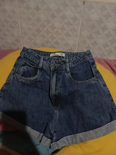 Bermuda tamanho 36. Feminina