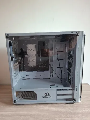 Gabinete Gamer Redragon Wheel Jack White, Mid Tower, RGB, Lateral e Frontal em Vidro, Bran