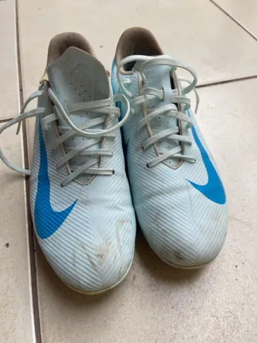 Chuteira Nike 41