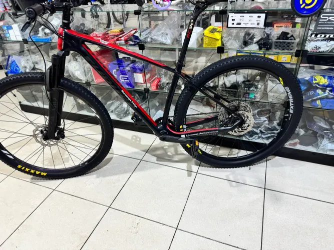 Bike aro 29 em carbono tamanho 17