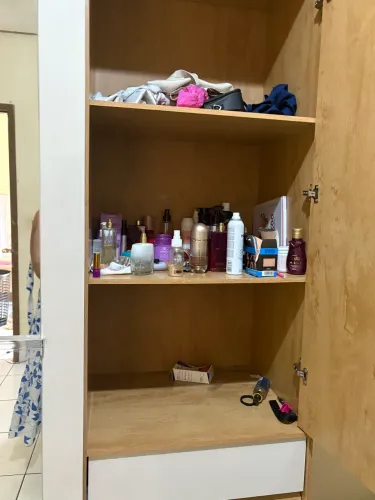 Guarda Roupa  de 4 portas e 6 gavetas 