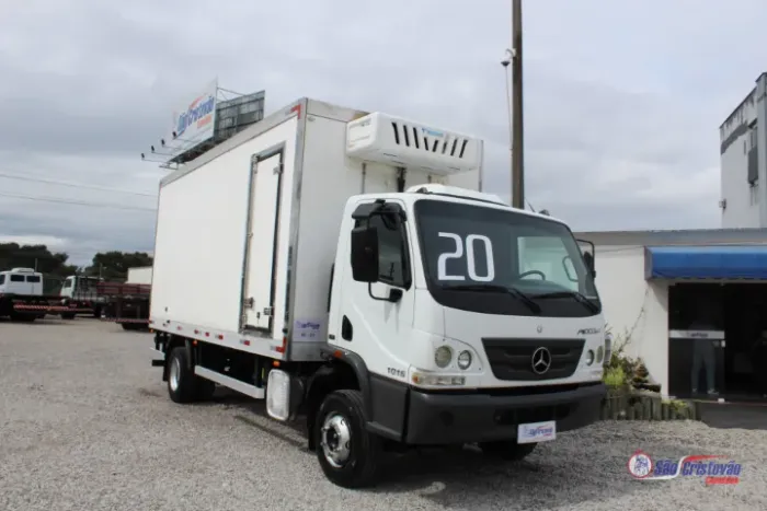 Mercedes benz 1016 com bau refrigerado